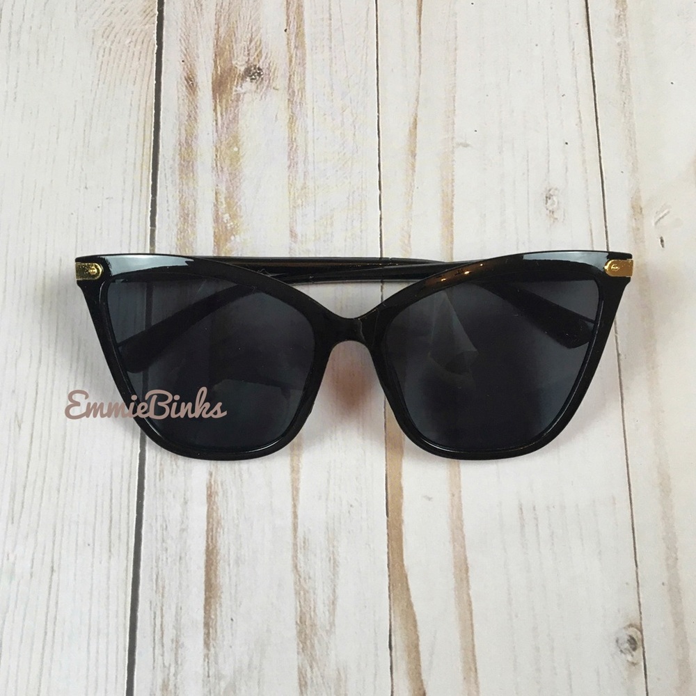 New 3 Pair Ladies Cat Eye Sunglasses ~ 3 Piece Package Set - Picture 5 of 14